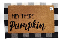 Black & white checkered Under-mat