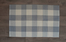 Light Gray & White Checkered Under-Mat