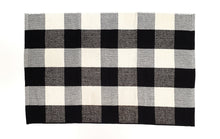Black & white checkered Under-mat